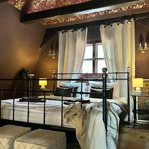  Apartment 2-floor Traditional