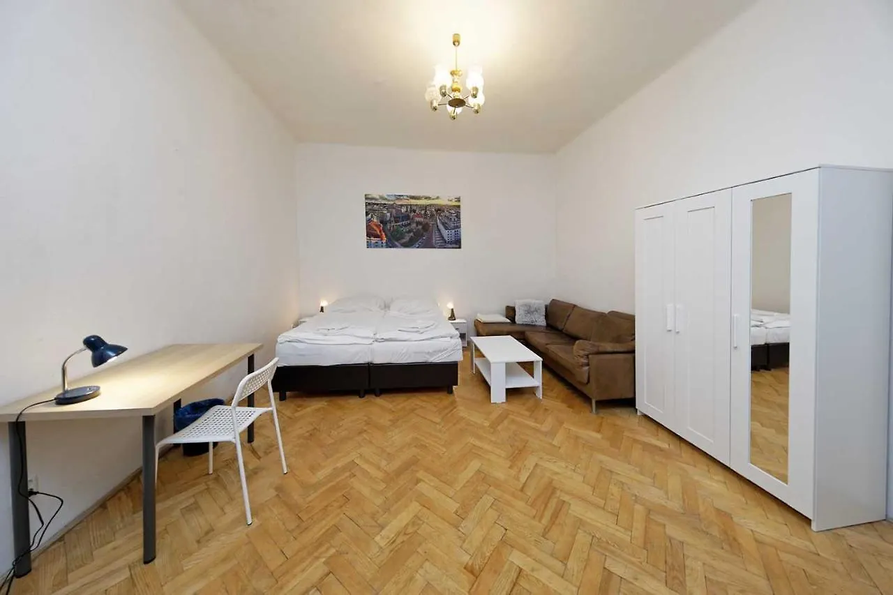 Peter'S Tower Apartments Prague
