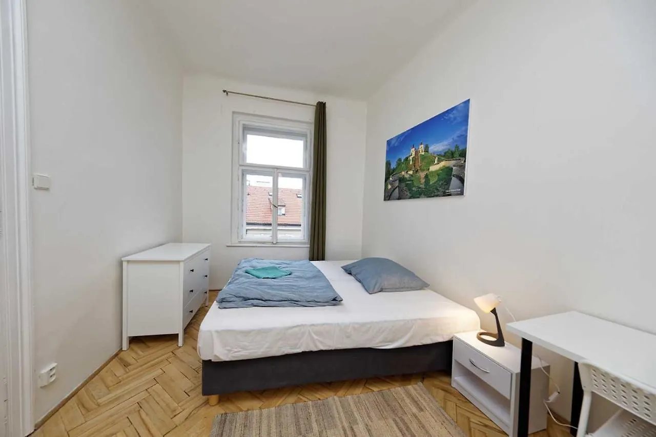 Peter'S Tower Apartments Prague