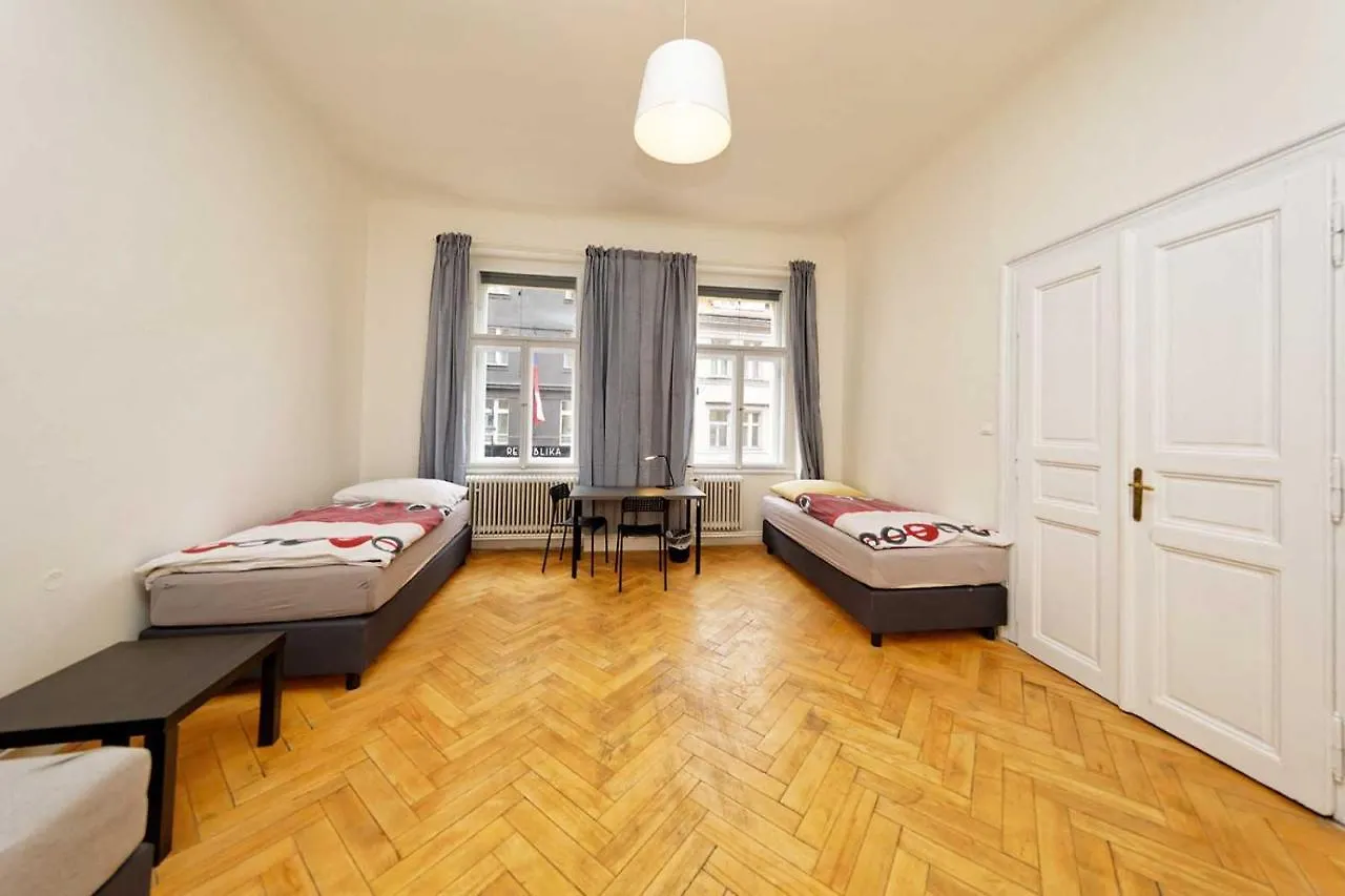 Peter'S Tower Apartments Prague