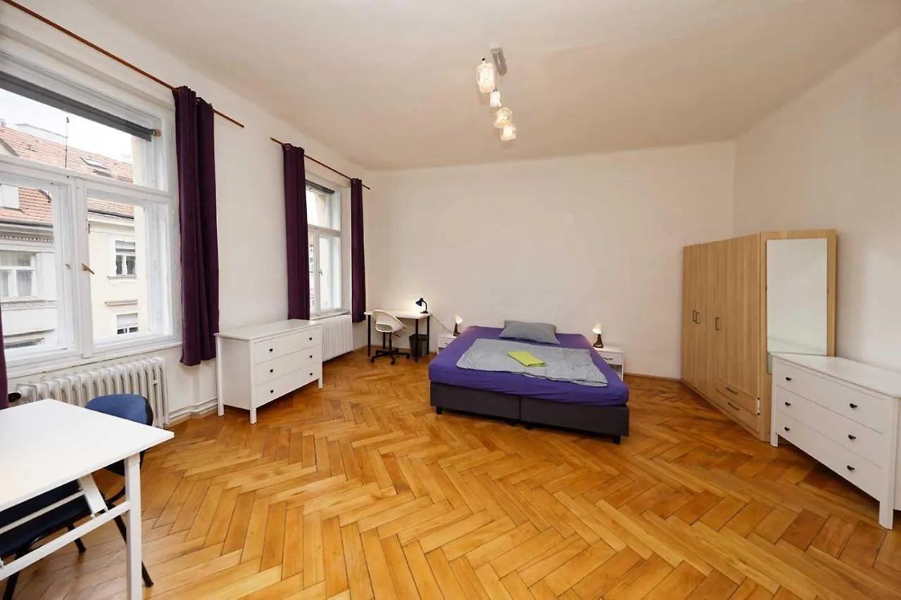 Peter'S Tower Apartments Prague