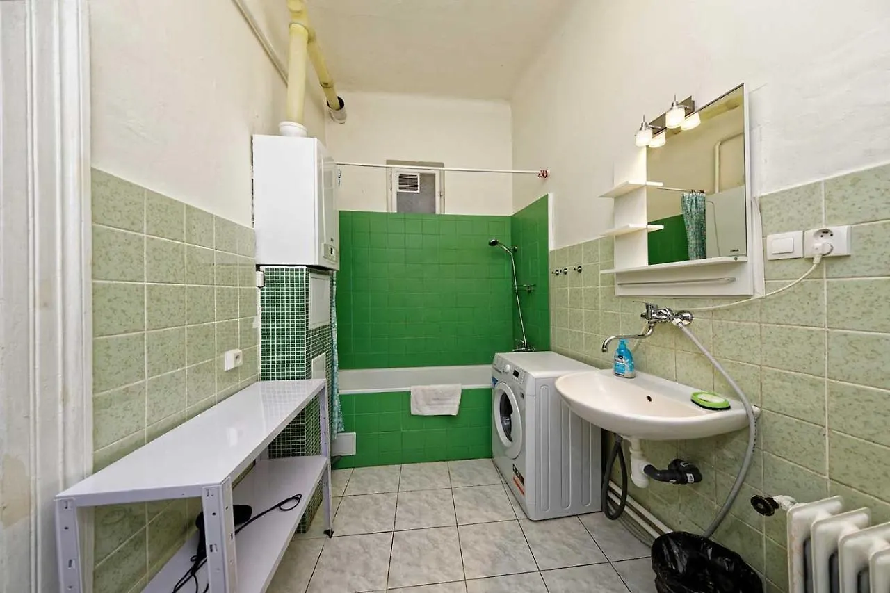 Peter'S Tower Apartments Prague