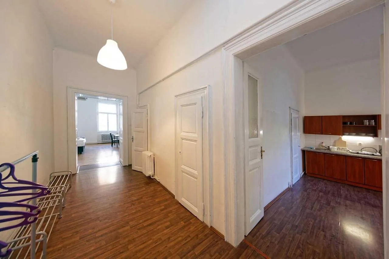 Peter'S Tower Apartments Prague