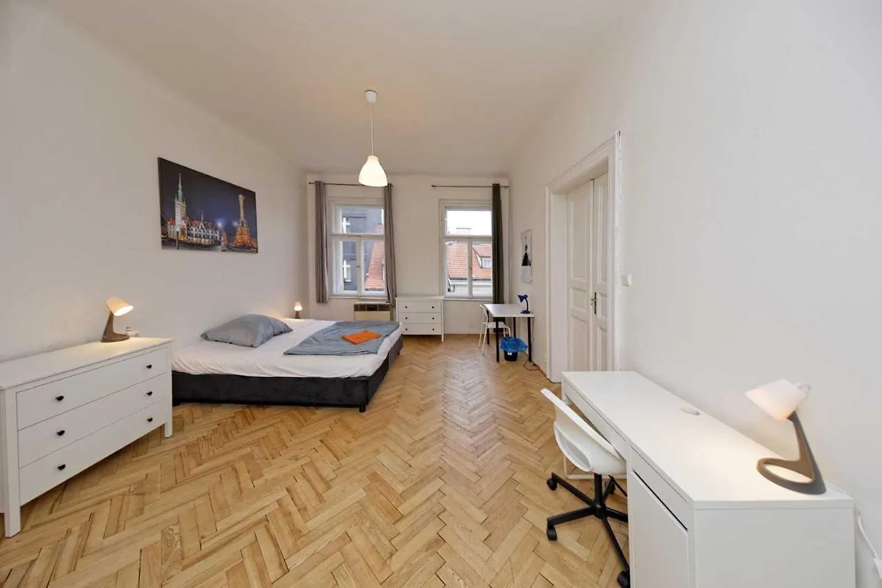 Peter'S Tower Apartments Prague 0*,