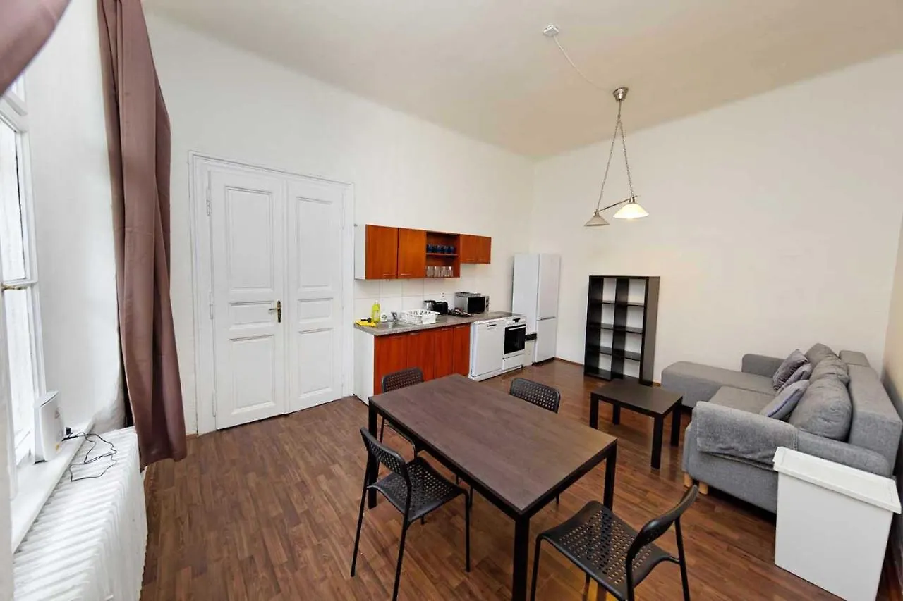 Peter'S Tower Apartments Prague