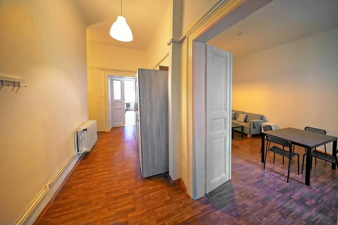 Peter'S Tower Apartments Prague