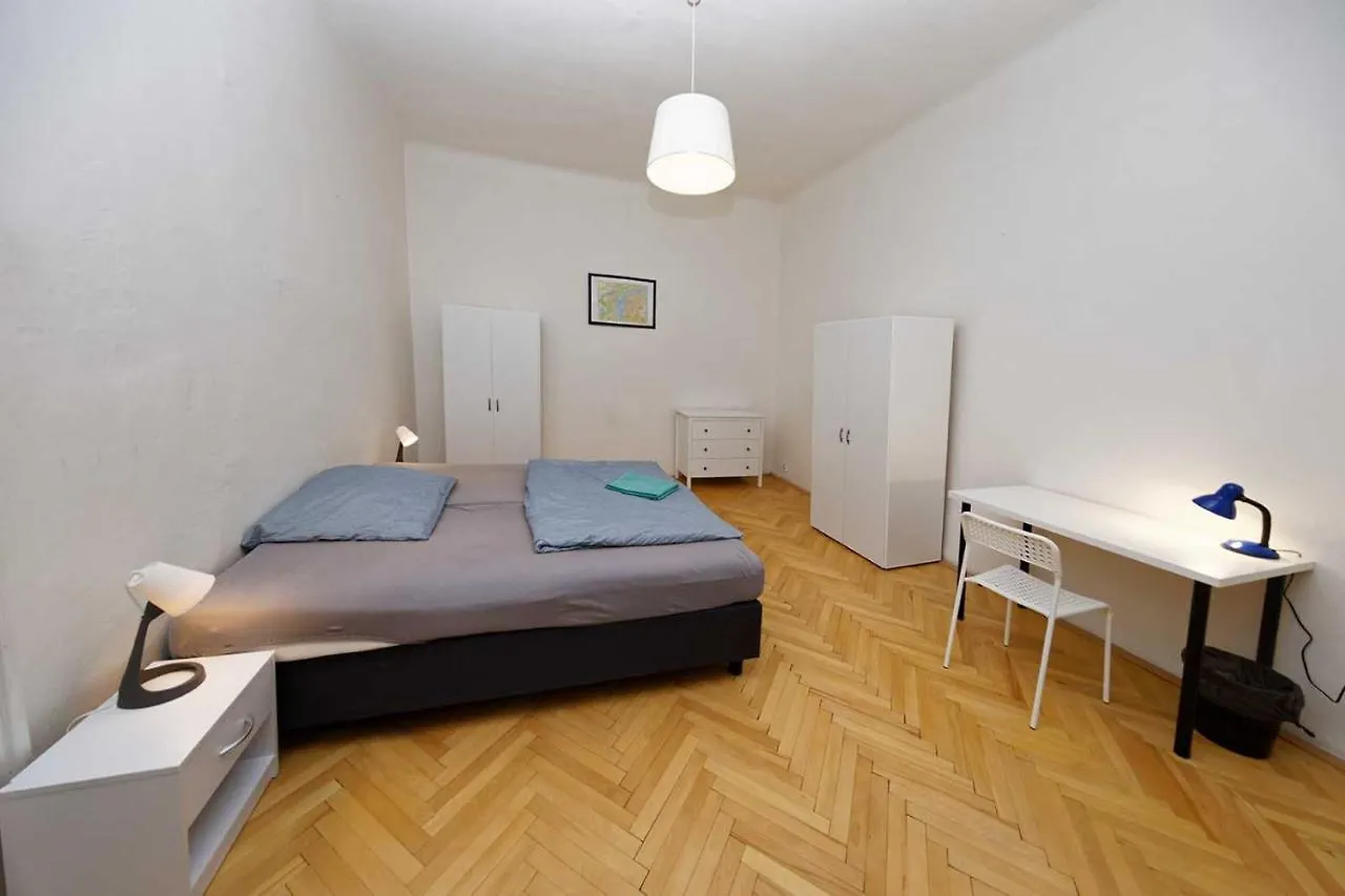 Peter'S Tower Apartments Prague