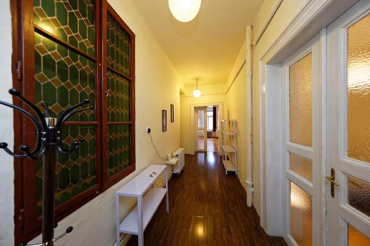 Peter'S Tower Apartments Prague