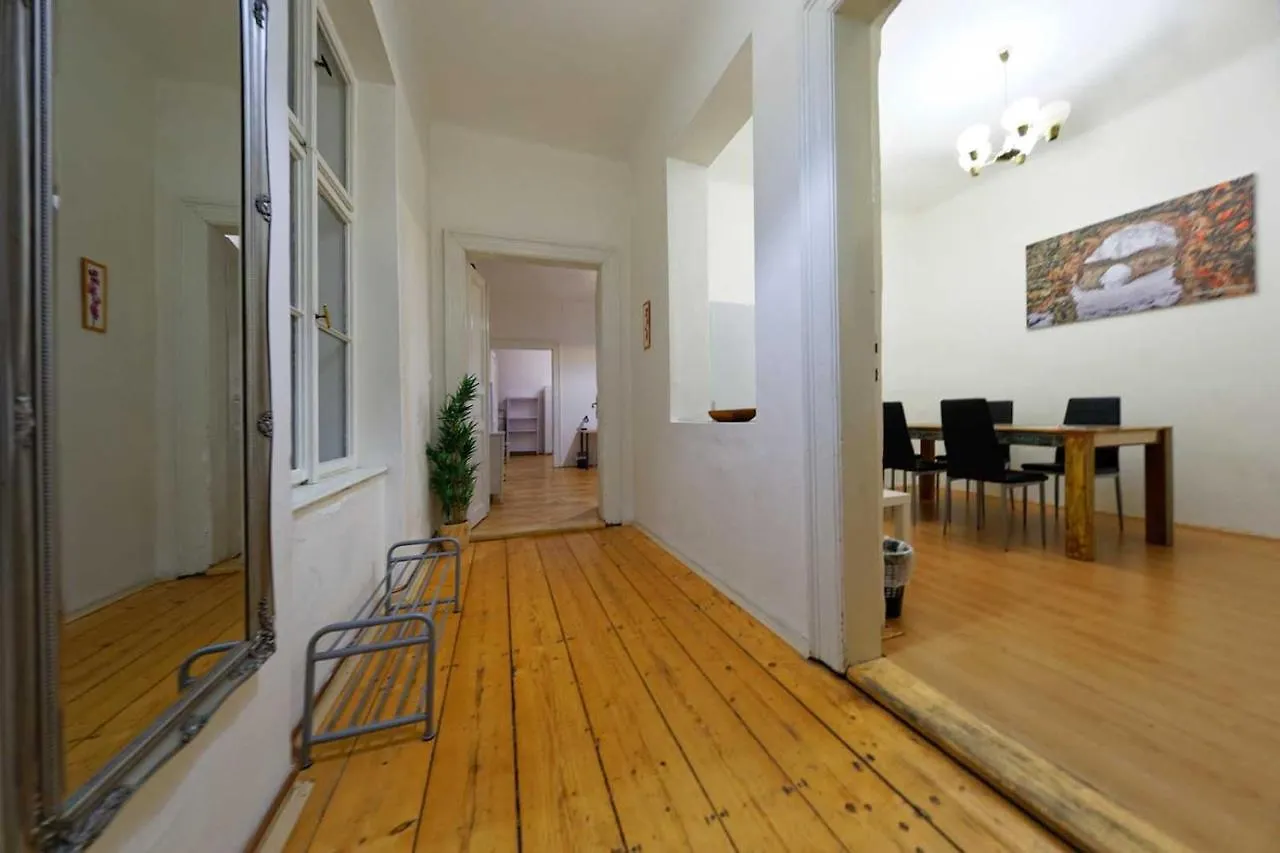 Peter'S Tower Apartments Prague