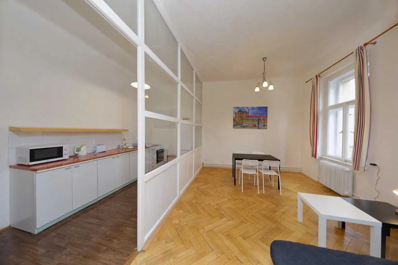 Peter'S Tower Apartments Prague