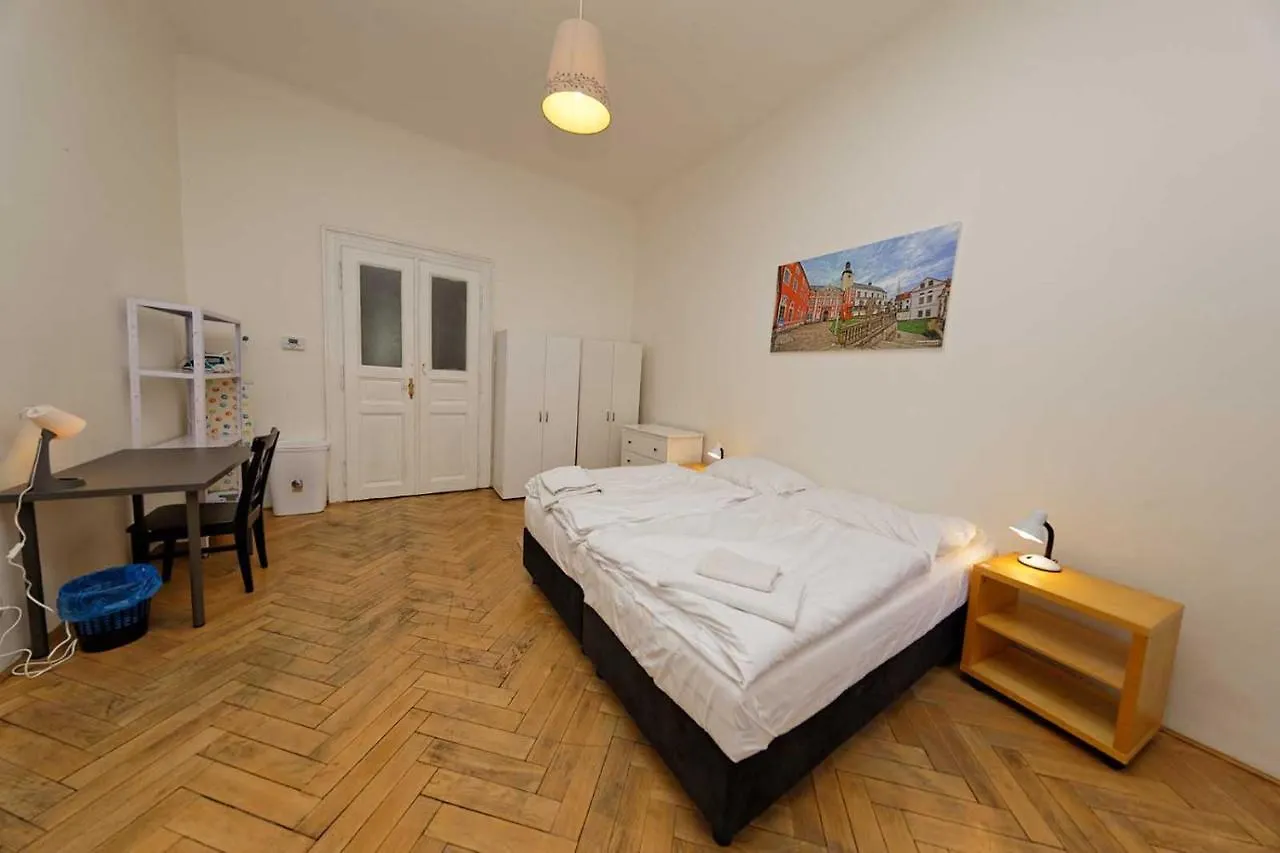 Peter'S Tower Apartments Prague